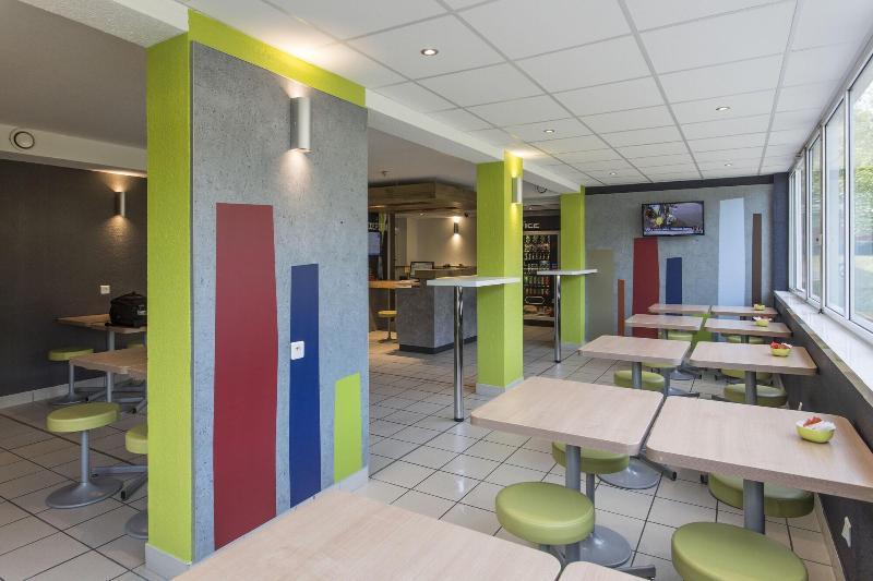 Ibis Budget Senlis Esterno foto