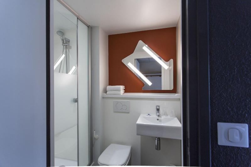 Ibis Budget Senlis Esterno foto