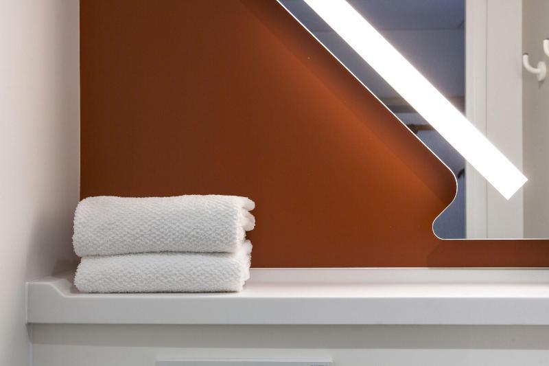 Ibis Budget Senlis Esterno foto